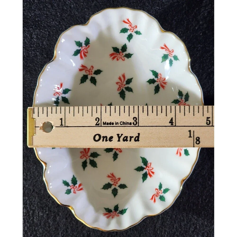 Vintage Hand Painted ~ Lefton China Christmas/Holiday Candy/ Trinket Dish ~ 2528